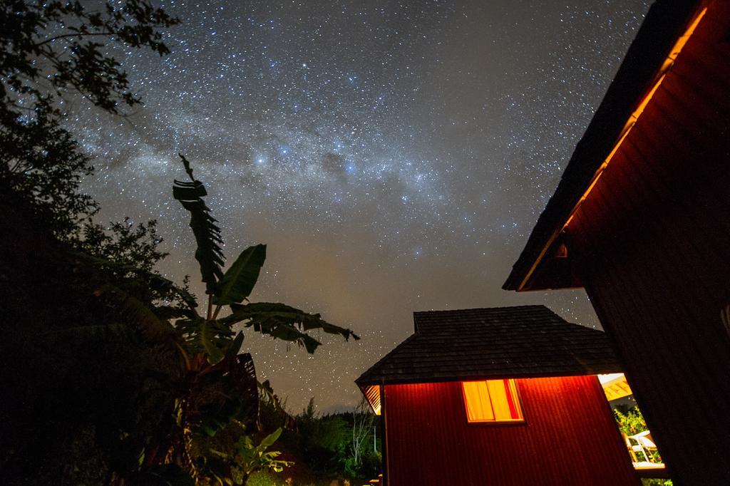 La Perruche Rouge Tamatoa Bagian luar foto